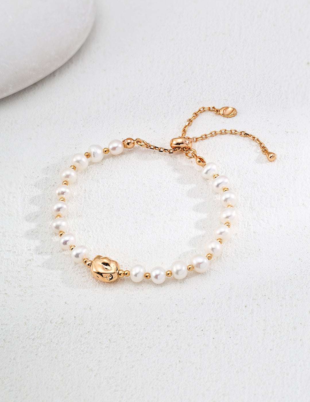 Solitaire Resonance Bracelet |Eudorra Jewelry.